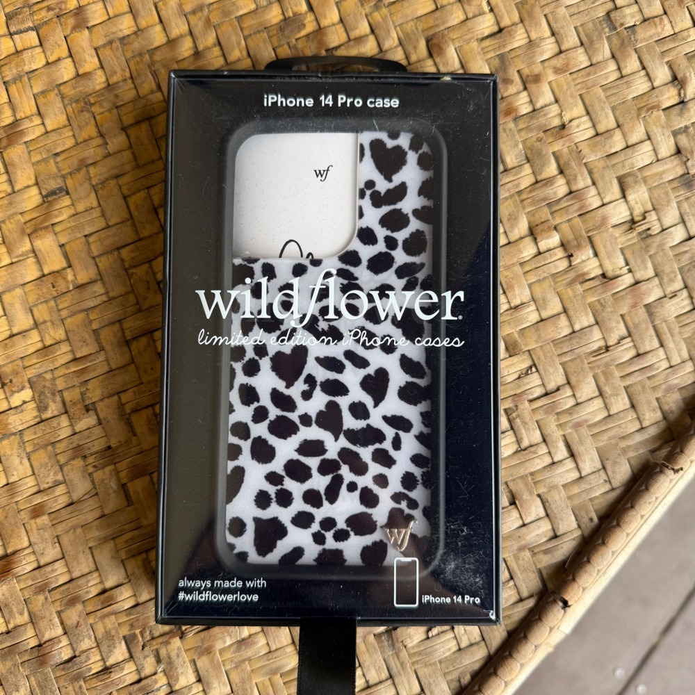 Wildflower Phone Case iPhone 14 Pro White Black Leopard Heart Print New Limited